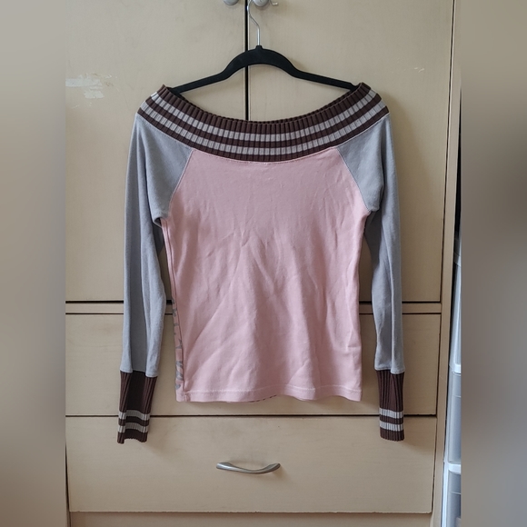 Off the Shoulder Sweater S - Picture 2 of 5